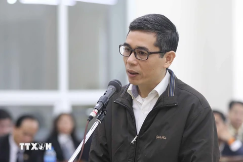 Bị cáo Phạm Đình Trọng (sinh năm 1970, cựu Vụ trưởng Vụ quản lý doanh nghiệp, Bộ Thông tin và Truyền thông) nói lời sau cùng, trước khi tòa tuyên án. (Ảnh: Doãn Tấn/TTXVN)