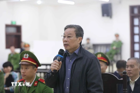 Bị cáo Nguyễn Bắc Son (sinh năm 1953, cựu Bộ trưởng Bộ Thông tin và Truyền thông) nói lời sau cùng. (Ảnh: Doãn Tấn/TTXVN)