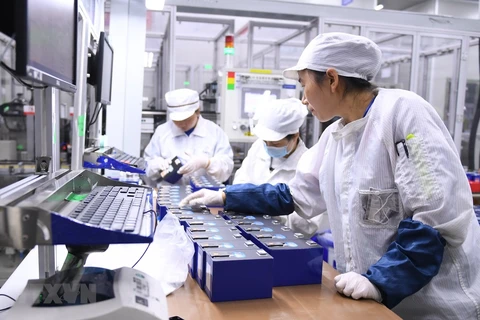 Công nhân làm việc tại nhà máy ở Ninh Đức, tỉnh Phúc Kiến, đông nam Trung Quốc, ngày 11/9/2019. (Ảnh: THX/TTXVN)