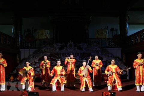 Nhã nhạc Huế - Âm nhạc cung đình Việt Nam được vinh danh là kiệt tác di sản văn hóa phi vật thể đại diện của nhân loại năm 2003. (Ảnh: Nhật Anh/TTXVN) 