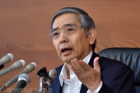 Thống đốc Ngân hàng Trung ương Haruhiko Kuroda tại cuộc họp báo ở Tokyo. (Nguồn: AFP/TTXVN)