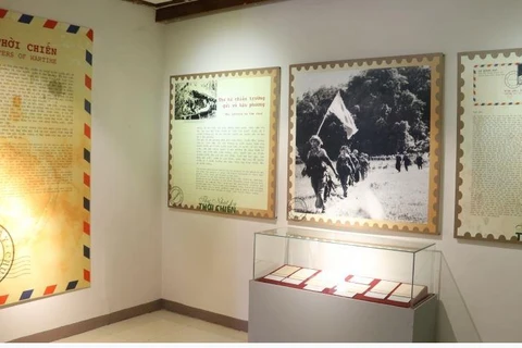 Trưng bày những bức thư từ hậu phương gửi vào tiền tuyến tại triển lãm triển lãm chuyên đề “Thư, Nhật ký thời chiến” ngày 26/4/2018 tại Hà Nội.