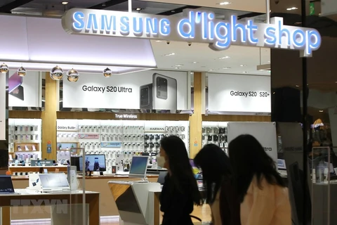 Một cửa hàng của Tập đoàn điện tử Samsung ở Seoul, Hàn Quốc, ngày 7/4/2020. (Ảnh: Yonhap/TTXVN)