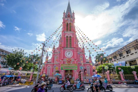 Nhà thờ Tân Định được CNTraveler bình chọn là 1 trong 10 điểm đến màu hồng đẹp nhất thế giới. (Nguồn: cntraveler.com)