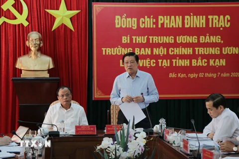 Bí thư Trung ương Đảng Phan Đình Trạc phát biểu tại buổi làm việc. (Ảnh: Vũ Hoàng Giang/TTXVN)