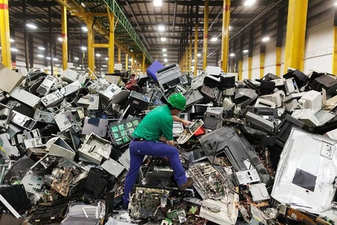 Tái chế rác thải điện tử đang trở thành một nhiệm vụ quan trọng. (Nguồn: National Geographic) 