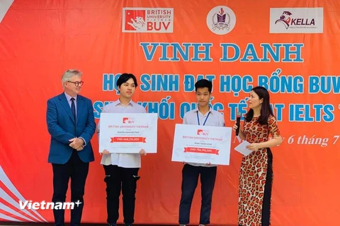 BUV trao tặng học bổng cho học sinh các trường THPT trên toàn quốc. Sứ mệnh của BUV là truyền cảm hứng và đào tạo một thế hệ sinh viên trẻ vừa tài năng, vừa có trách nhiệm với cộng đồng.