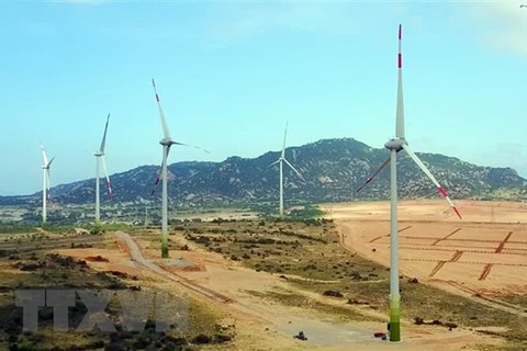 Một dự án điện gió hòa lưới điện quốc gia. (Ảnh: Công Thử/TTXVN)