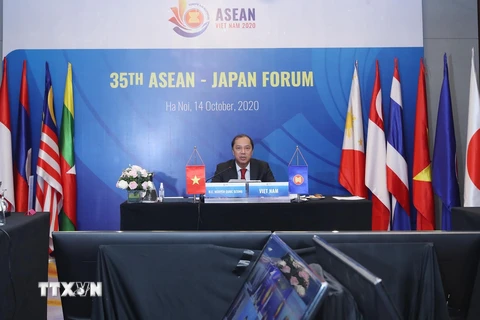 Thứ trưởng Bộ Ngoại giao Nguyễn Quốc Dũng, Trưởng SOM ASEAN Việt Nam chủ trì Diễn đàn ASEAN-Nhật Bản lần thứ 35. (Ảnh: Lâm Khánh/TTXVN)