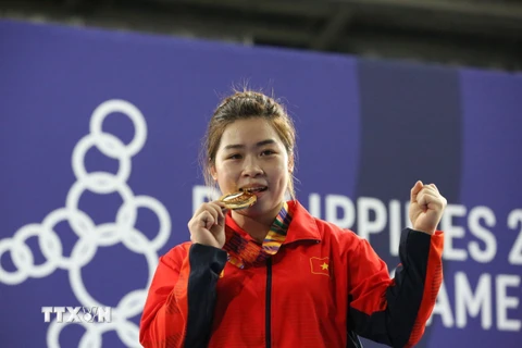Vận động viên Hoàng Thị Duyên đóng góp 3/10 huy chương vàng cho đội tại World Cup Cử tạ thế giới 2020. (Ảnh: Trần Xuân Giáp/TTXVN)