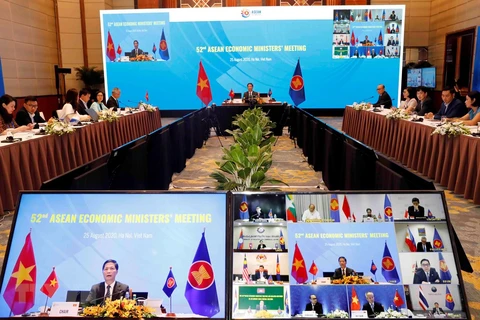 Hội nghị các Bộ trưởng kinh tế ASEAN trực tuyến lần thứ 52 tại Hà Nội. (Nguồn: TTXVN)