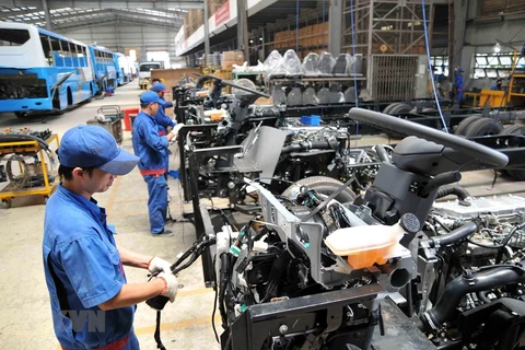 Tổng công ty Cơ khí Giao thông vận tải Sài Gòn-Samco (TP. Hồ Chí Minh) chuyên sản xuất, lắp ráp ôtô từ 28 đến 80 chỗ. (Ảnh: An Hiếu/TTXVN)