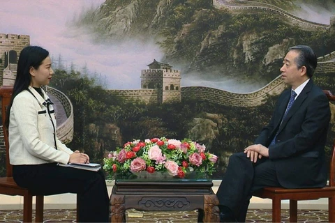 Đại sứ Trung Quốc tại Việt Nam Hùng Ba trả lời phỏng vấn của TTXVN trước thềm Đại hội Đảng XIII. Nguồn: Thúy Hà/TTXVN)