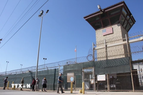 Bên ngoài trung tâm giam giữ của Mỹ tại Vịnh Guantanamo, Cuba. (Ảnh: AFP/TTXVN)