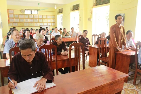 Buổi họp Chi bộ thôn Quang Minh, xã Minh Quang, tỉnh Vĩnh Phúc về nâng cao chất lượng kết nạp đảng viên vùng dân tộc thiểu số. (Nguồn: baovinhphuc)