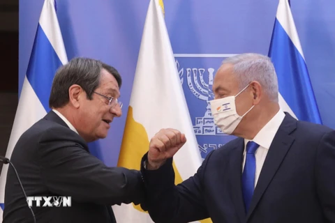 Thủ tướng Israel Benjamin Netanyahu (phải) và Tổng thống Cyprus Nicos Anastasiades tại cuộc họp báo chung ở Jerusalem, ngày 14/2/2021. (Ảnh: THX/TTXVN)