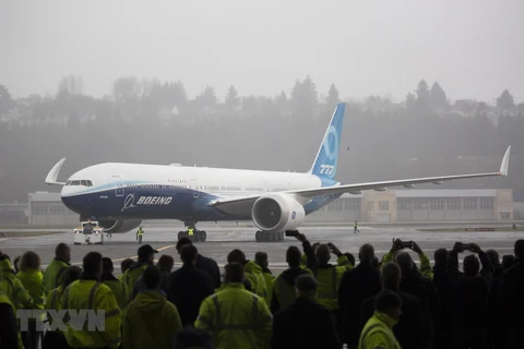 Máy bay Boeing 777X trong chuyến bay thử nghiệm tại Seattle, Washington (Mỹ). (Ảnh: AFP/TTXVN) 