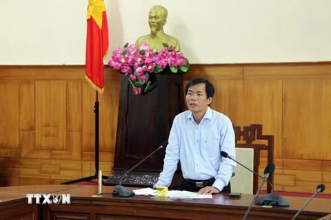 Phó Chủ tịch Ủy ban nhân dân tỉnh Thừa Thiên-Huế Nguyễn Văn Phương phát biểu tại cuộc họp. (Ảnh: Đỗ Trưởng/TTXVN)