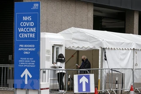 Một điểm tiêm chủng vaccine ngừa COVID-19 tại London, Anh, ngày 4/3/2021. (Nguồn: THX/TTXVN)