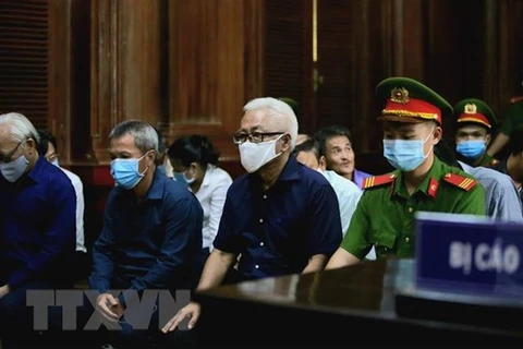 Các bị cáo tại phiên tòa ngày 27/11. (Ảnh: Thành Chung/TTXVN) 