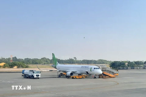 Hãng hàng không Bamboo Airways (BAV) dự kiến sẽ khai thác các chuyến bay đến Cảng hàng không Cà Mau bằng tàu bay Embraer 175 kể từ ngày 15/6 tới. (Ảnh: Kim Há/TTXVN_