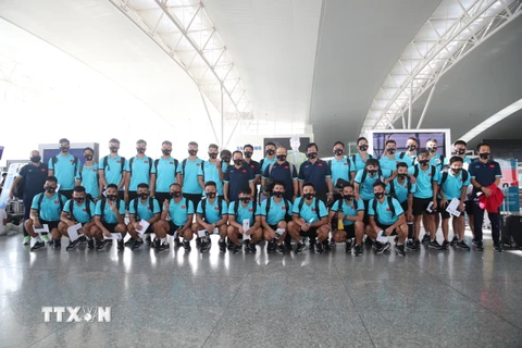 Đội tuyển Việt Nam trước giờ lên đường sang UAE. (Ảnh: Hoàng Linh/TTXVN)