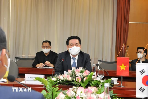 Bộ trưởng Nguyễn Hồng Diên phát biểu tại buổi làm việc. (Ảnh: Trần Việt/TTXVN)