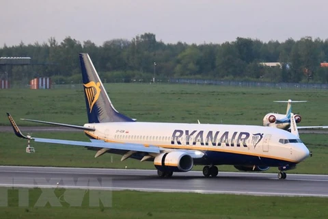 Máy bay của hãng hàng không Ryanair hạ cánh tại sân bay quốc tế Vilnius, Litva, ngày 23/5. (Ảnh: AFP/TTXVN) 