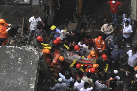 Một vụ sập nhà tại Ấn Độ. (Nguồn: AFP/TTXVN)