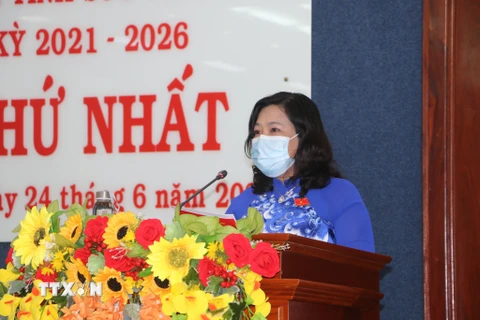 Bà Hồ Thị Cẩm Đào, tân Chủ tịch HĐND tỉnh Sóc Trăng khóa X, nhiệm kỳ 2021-2026 phát biểu tại Hội nghị. (Ảnh: Chanh Đa/TTXVN)