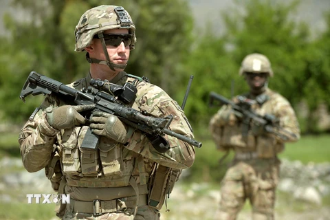 Ảnh (tư liệu): Binh sỹ Mỹ tuần tra tại khu vực Kush Kunar, tỉnh Nangarhar, Afghanistan, ngày 7/4/2013. (Ảnh: AFP/TTXVN)