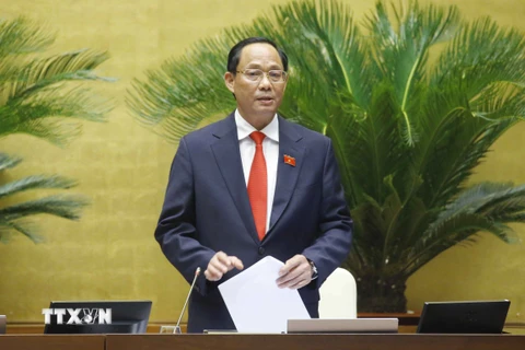 Phó Chủ tịch Quốc hội Trần Quang Phương điều hành phiên thảo luận về dự kiến Chương trình giám sát của Quốc hội năm 2022. (Ảnh; Doãn Tấn/TTXVN)