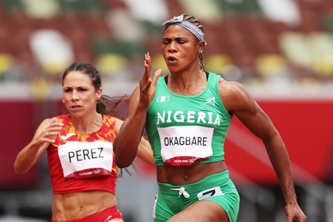 Nữ vận động viên Blessing Okagbare (phải) dính doping và bị trục xuất khỏi Olympic 2020. (Nguồn: AFP)