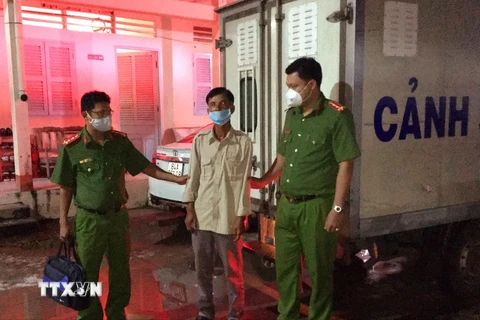 Đối tượng Nguyễn Văn Huệ bị bắt tại tỉnh Bình Phước. (Ảnh: Phúc Sơn/TTXVN)