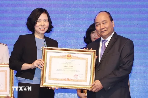 Ngày 21/10/2018, Thủ tướng Nguyễn Xuân Phúc trao tặng Bằng khen cho Thông tấn xã Việt Nam có đóng góp nổi bật cho công tác chuẩn bị và tổ chức Hội nghị Diễn đàn Kinh tế Thế giới về ASEAN 2018 (WEF ASEAN 2018), diễn ra từ ngày 11-13/9/2018 tại Hà Nội. (Ảnh