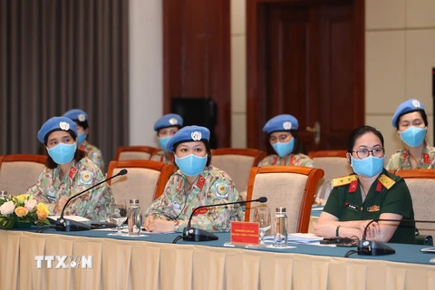 Các nữ sỹ quan, quân nhân Việt Nam đã và đang chuẩn bị tham gia lực gìn giữ hòa bình. (Ảnh: Trọng Đức/TTXVN)