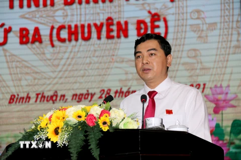 Ông Nguyễn Hoài Anh, Chủ tịch Hội đồng Nhân dân tỉnh Bình Thuận khóa XI phát biểu khai mạc kỳ họp. (Ảnh: Nguyễn Thanh/TTXVN)