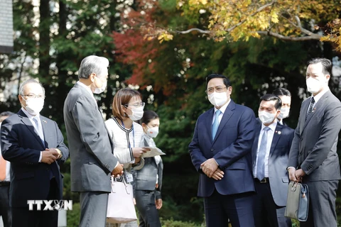 Trong chuyến thăm chính thức Nhật Bản, sáng 23/11, Thủ tướng Phạm Minh Chính đến thăm tỉnh Tochigi. (Ảnh: Dương Giang/TTXVN)