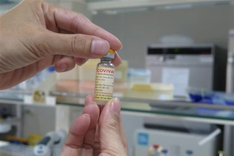 Vaccine Covivac thành phẩm do Viện Vaccine và Sinh phẩm Y tế (thuộc Bộ Y tế) đặt tại Khánh Hòa nghiên cứu và sản xuất. (Ảnh: Phan Sáu/TTXVN) 