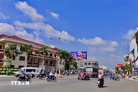 Giao thông tại đường Trần Hưng Đạo, thành phố Long Xuyên, tỉnh An Giang. (Ảnh: Thanh Sang/TTXVN)