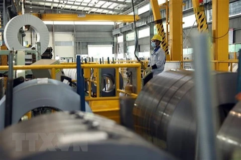 Sản xuất thép cuộn xuất khẩu tại Công ty TNHH Thép JFE Shoji Hải Phòng, vốn đầu tư Nhật Bản, tại Khu công nghiệp đô thị VSIP Hải Phòng. (Ảnh: Danh Lam/TTXVN)