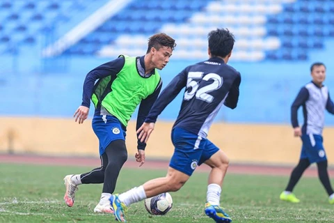 Hà Nội FC tích cực tập luyện chuẩn bị cho vòng đấu mở màn của Night Wolf V-League 2022. (Ảnh: HNFC)