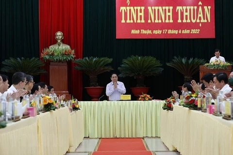 Thủ tướng Phạm Minh Chính chủ trì làm việc với lãnh đạo chủ chốt tỉnh Ninh Thuận. (Ảnh: Dương Giang/TTXVN)