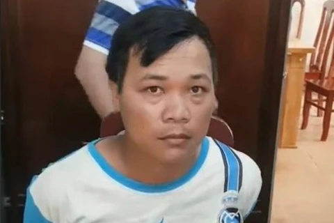 Đối tượng Nguyễn Xuân Vinh, giả danh Phó Trưởng phòng Cảnh sát giao thông công an tỉnh Quảng Ngãi tống tiền doanh nghiệp. (Ảnh: Công an cung cấp)