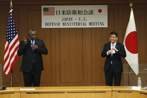Bộ trưởng Quốc phòng Nhật Bản Nobuo Kishi và Bộ trưởng Quốc phòng Mỹ Lloyd Austin. (Nguồn: japantimes.co.jp)