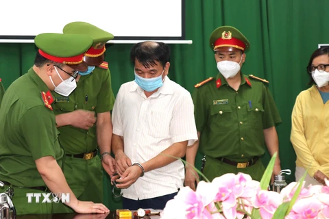 Tạm giam Giám đốc và hai cán bộ CDC Hà Giang liên quan Công ty Việt Á