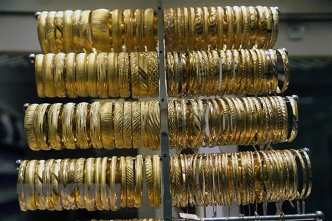 Trang sức vàng được bày bán tại tiệm kim hoàn ở Ankara, Thổ Nhĩ Kỳ. (Ảnh: THX/TTXVN) 