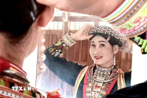 Đối với các chị em người Dao Đỏ ở xã Khai Trung, huyện Lục Yên, tỉnh Yên Bái, trang phục truyền thống luôn được gìn giữ và mặc vào những dịp lễ, tết. 