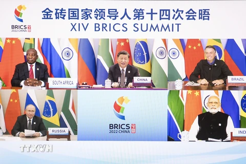 Các nhà lãnh đạo BRICS tham dự hội nghị theo hình thức trực tuyến, ngày 23/6/2022. (Ảnh: THX/TTXVN)