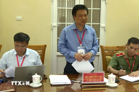 Thứ trưởng Bộ Giáo dục và Đào tạo Nguyễn Hữu Độ phát biểu tại buổi làm việc với lãnh đạo UBND tỉnh Vĩnh Phúc. (Ảnh: Nguyễn Thảo/TTXVN)